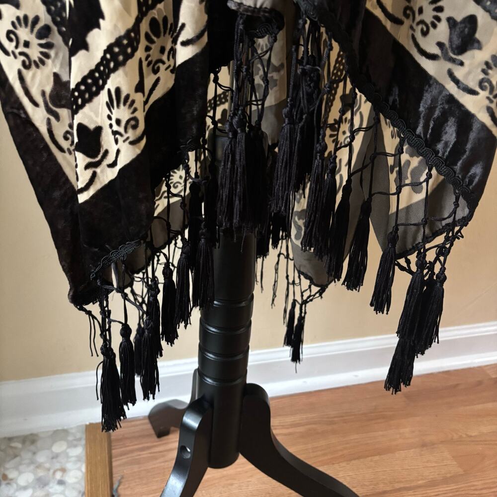 Free People Beige and Black Floral Velvet Kimono - Picture 10 of 11